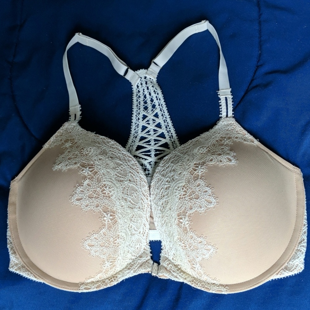 NWOT Victoria's Secret 32DDD Push-up bra